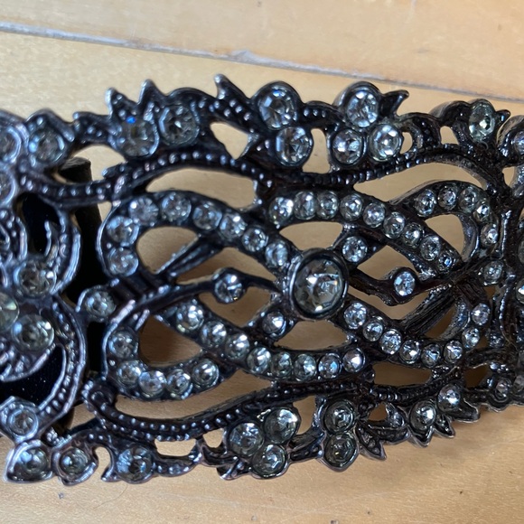 Black belt with stone studded buckle - Picture 2 of 4